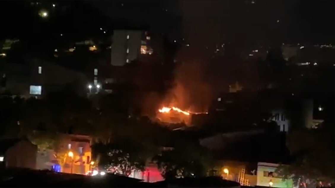 Incendio afectó a discoteca del Barrio Bellavista: 30 personas fueron evacuadas