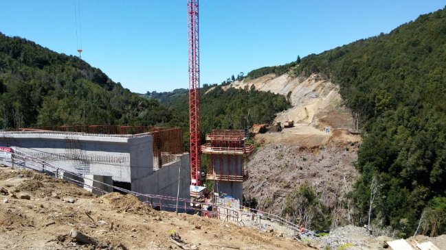 Alcaldes de Chiloé pedirán explicaciones sobre futuro del Bypass de Castro por quiebra de constructora