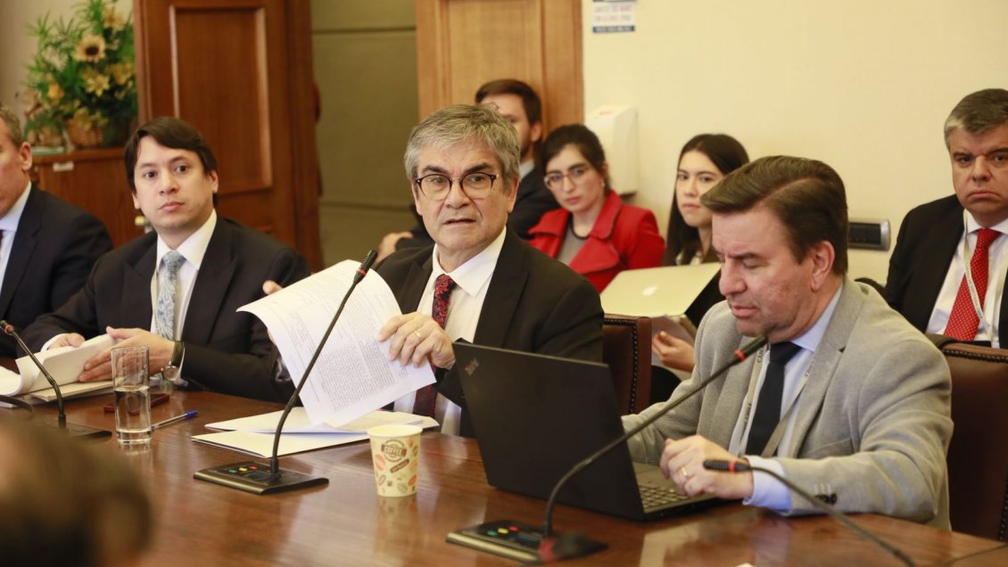 Gobierno presentó indicaciones que reformulan 