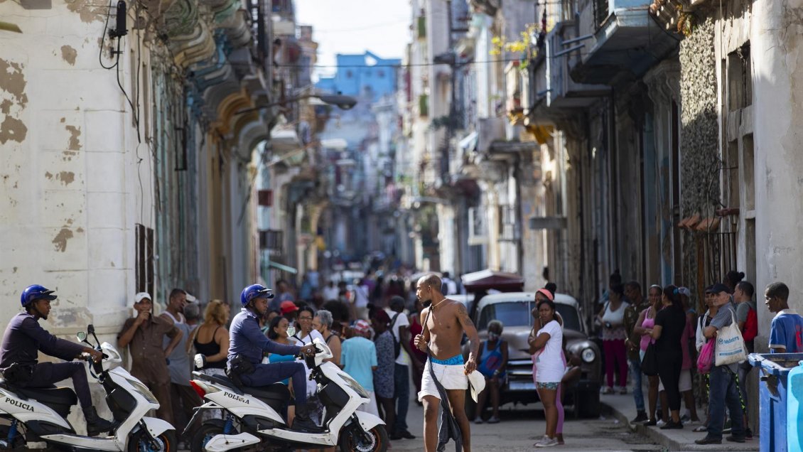 Petrolera estatal de Cuba informa que hay déficit de combustible en la isla