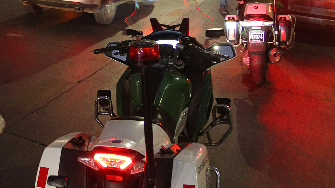 Delincuentes que huían de la policía chocaron a motorista de Carabineros en Freire: Policía sufrió grave lesión