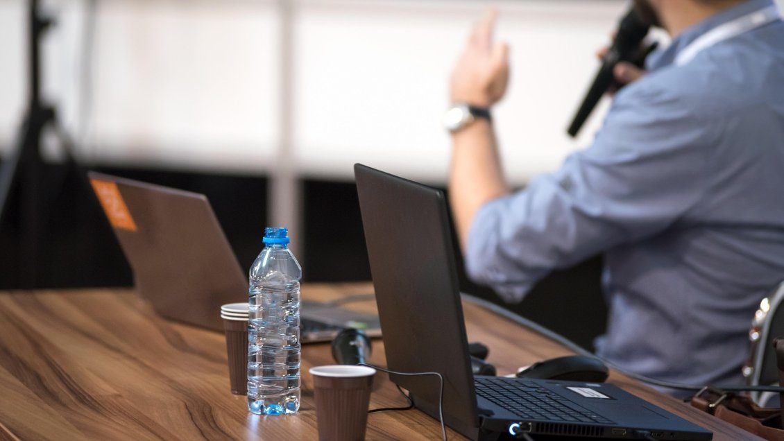 Profesor es investigado por presuntos abusos sexuales contra seis niñas