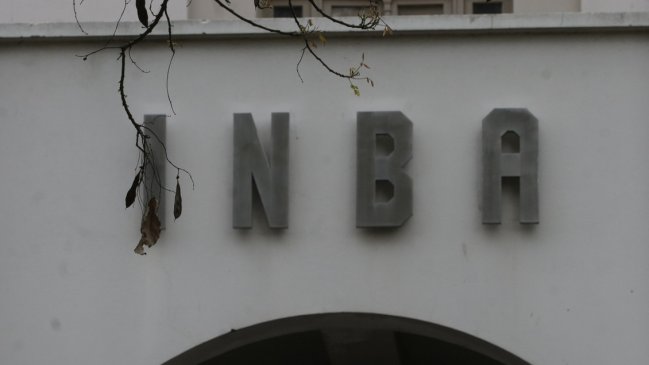 Amago de incendio afectó al Internado Nacional Barros Arana: Rectora sufrió descompensación