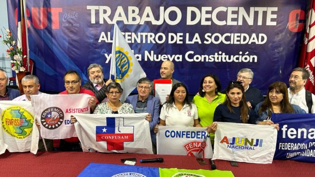 Trabajadores públicos solicitaron reajuste salarial de 15% para 2023