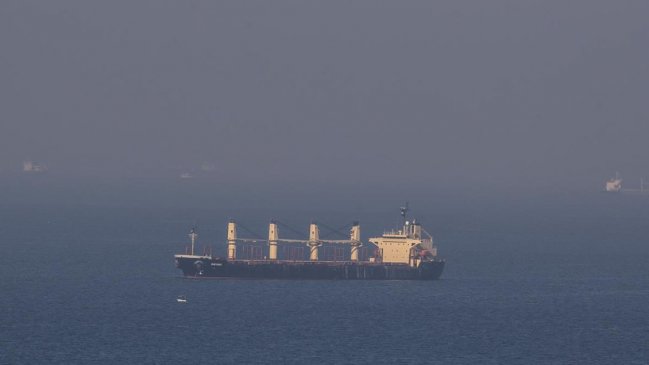 Salen seis buques de Ucrania tras reanudarse el acuerdo del grano