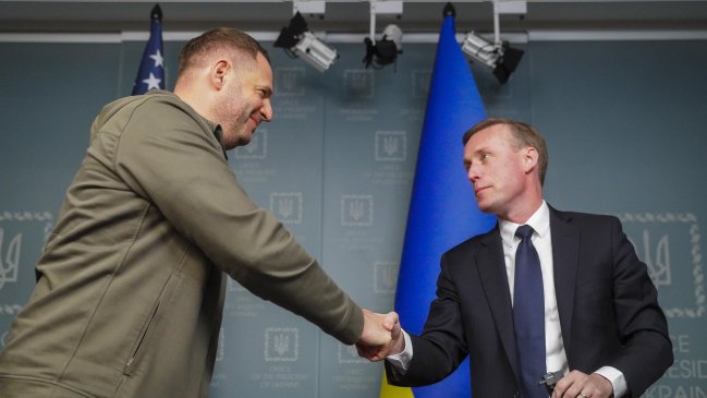 EEUU reafirma a Zelenski en Kiev su apoyo económico, militar y humanitario