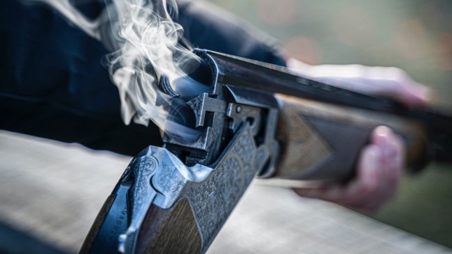 Hombre disparó escopeta al exterior de jardín infantil tras discutir con su pareja en La Reina