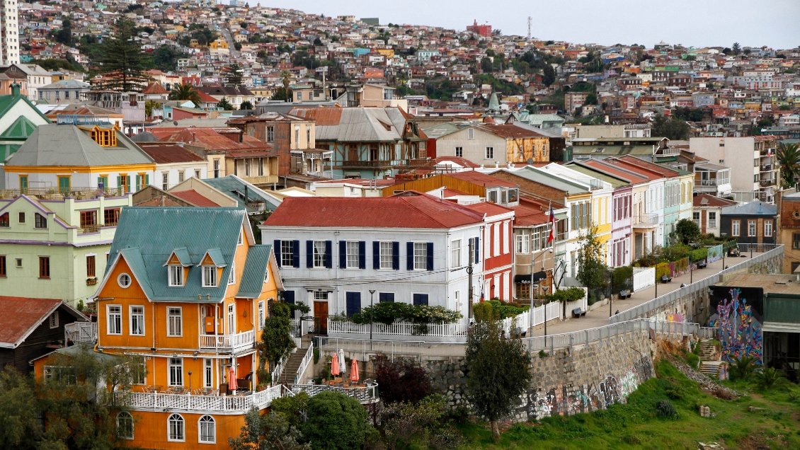 En medio de visita de la Unesco, dirigente vecinal pidió declarar a Valparaíso en riesgo patrimonial