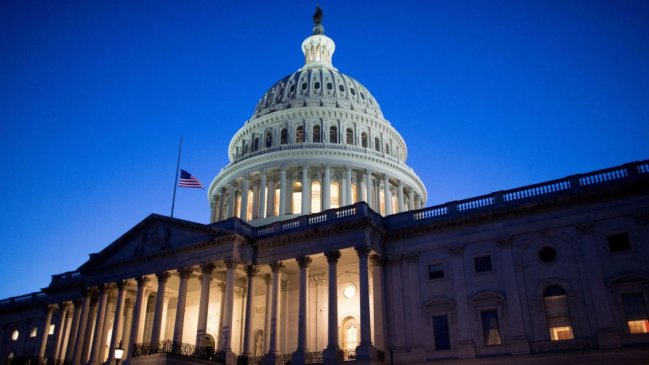 Los demócratas lograron mantener el control del Senado en EEUU, según proyecciones