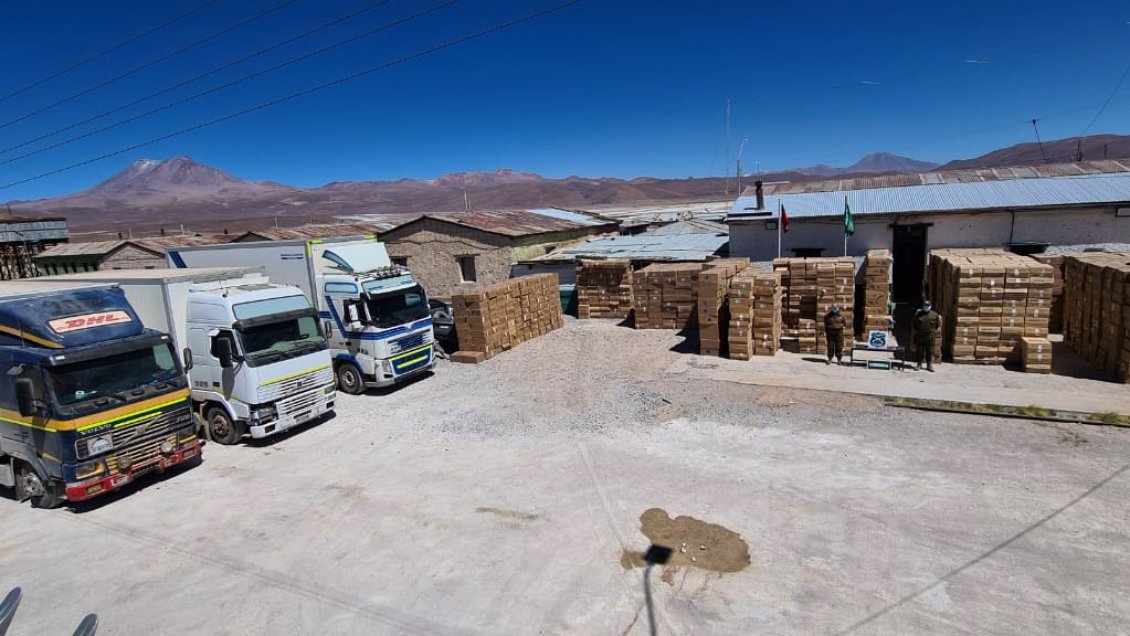 Carabineros interceptó contrabando de más de 800 mil cajetillas de cigarrillos en Ollagüe