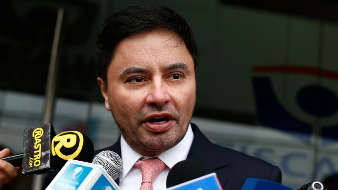 Carter presentó querella por amenazas de muerte tras triple homicidio en La Florida