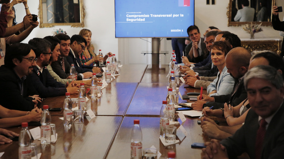 Ministra Tohá se reunió con todas las fuerzas políticas para abordar temas de seguridad