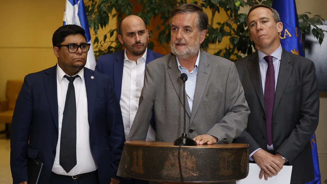 Oposición pretende censurar las presidencias de 13 comisiones de la Cámara