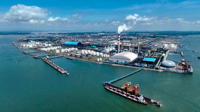 Aumentan rutas de corredor comercial que une oeste de China con el mundo