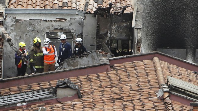 Avioneta cayó en barrio residencial de Medellín y dejó al menos ocho muertos