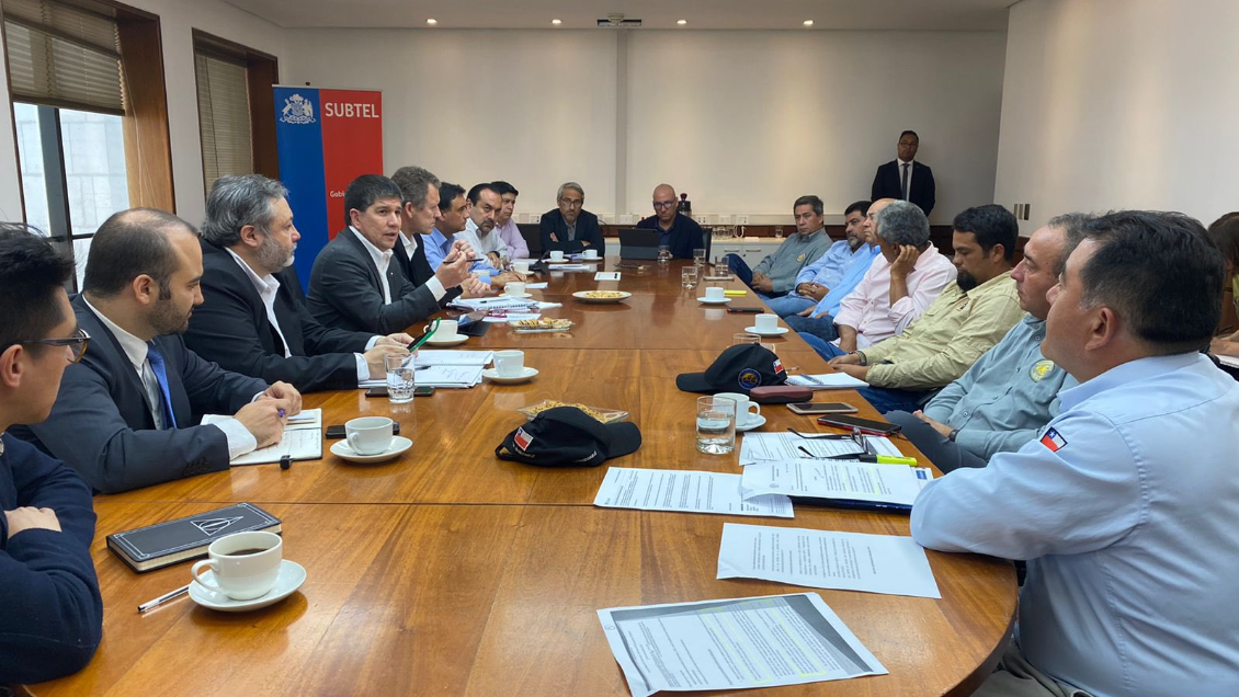 Camioneros desmienten supuesto acuerdo con el Gobierno: La reunión sigue en curso