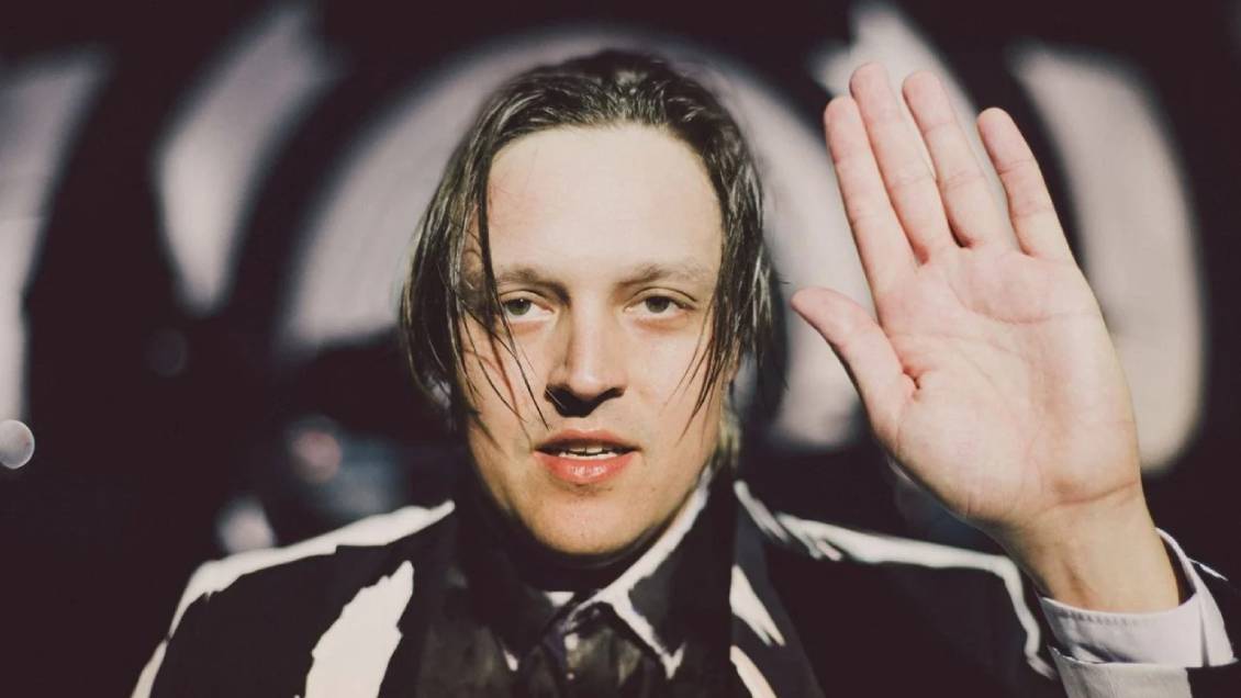 Quinta mujer acusa a Win Butler de Arcade Fire de 