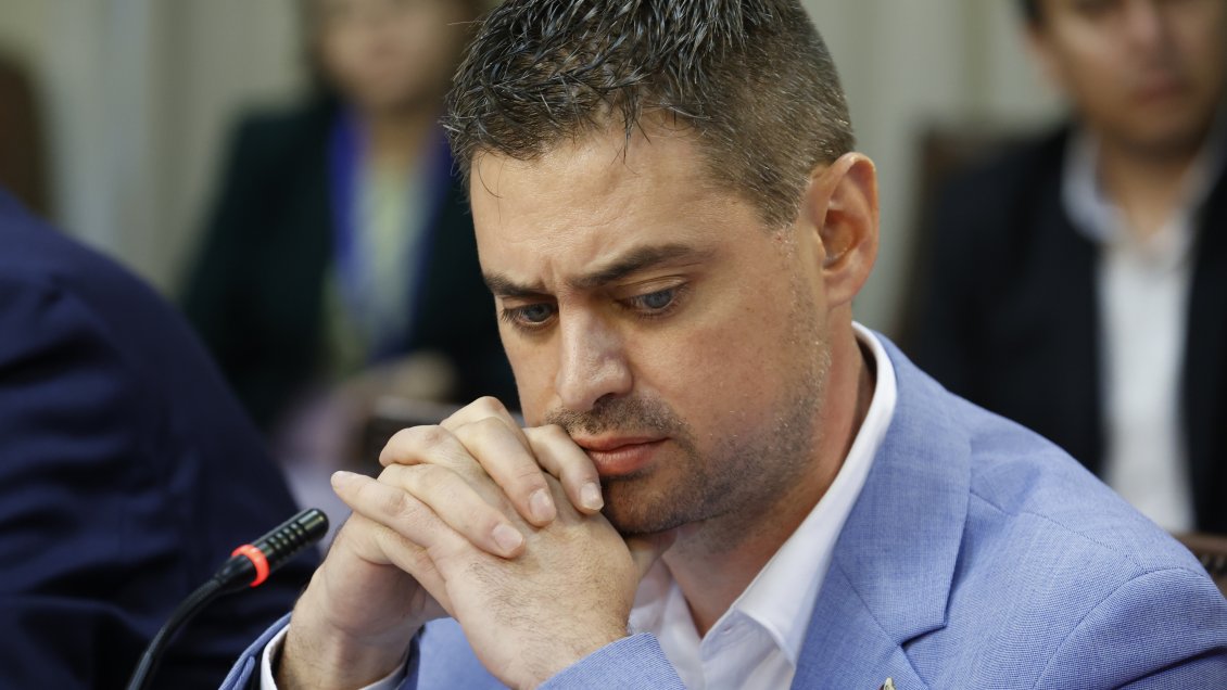 Diputado Manouchehri deberá dejar presidencia de Comisión de Economía por aprobación de censura