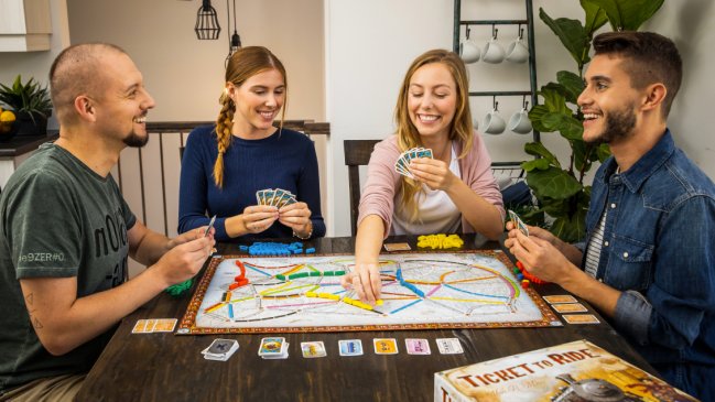 ¿Qué regalar en Navidad? Distintos juegos de mesa prometen momentos de diversión sin fin