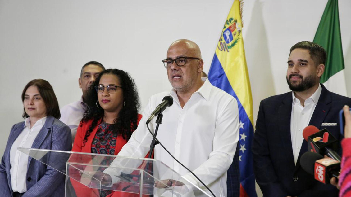 Gobierno y oposición venezolana retoman el diálogo y firman acuerdo para recuperar recursos