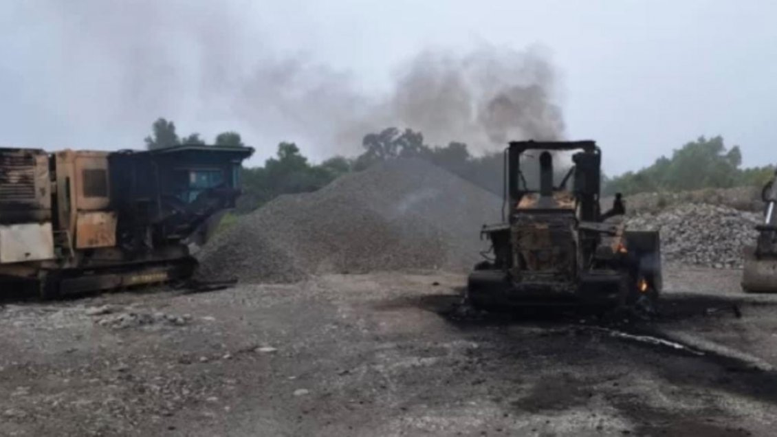 Cuatro máquinas fueron destruidas en ataque incendiario en Santa Bárbara