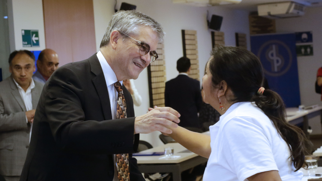 Humo blanco: Gobierno y sector público llegaron a acuerdo por reajuste de 12%