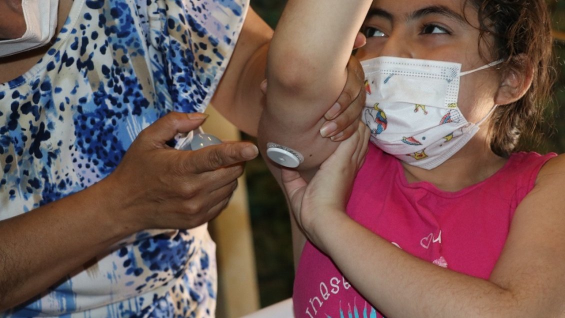 Chao agujas: Niños de Huasco medirán sus niveles de azúcar con innovador dispositivo