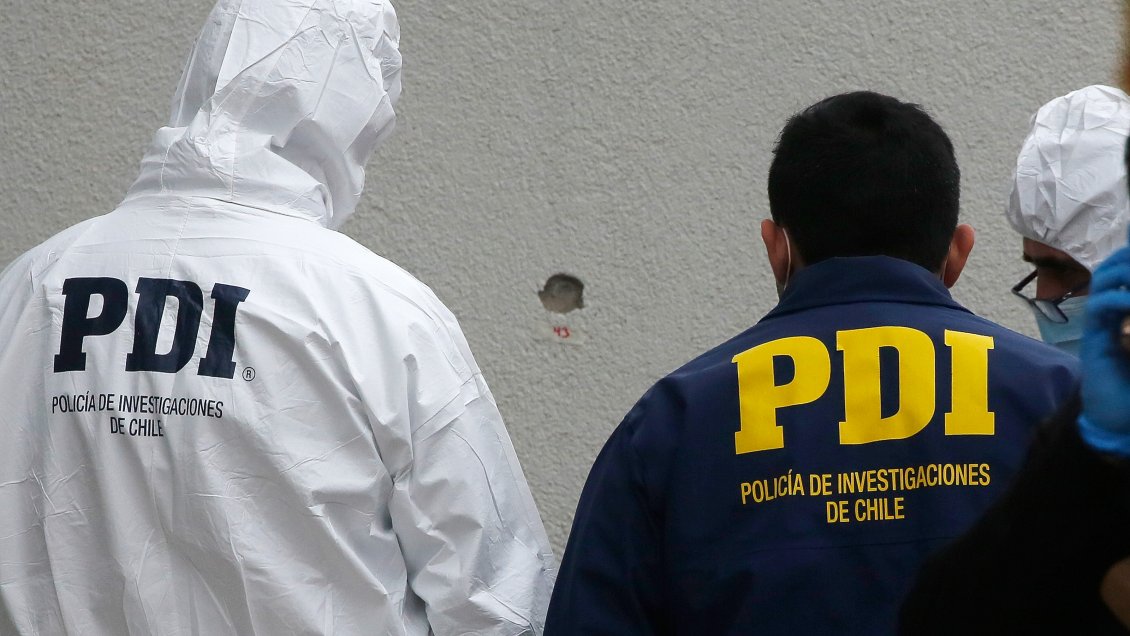 PDI investiga homicidio en un cité de Santiago