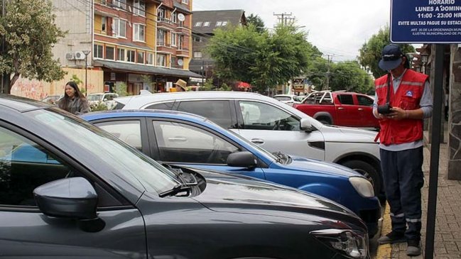 El 15 de diciembre comienzan a operar los parquímetros en el centro de Pucón