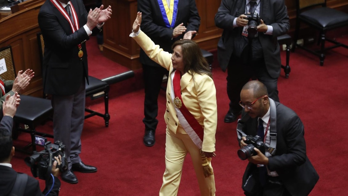 Dina Boluarte Se Convirtió En La Primera Presidenta De Perú Tras Destitución De Pedro Castillo 