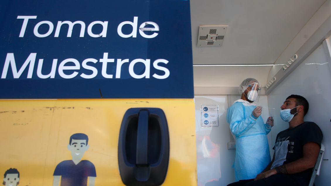 Casos confirmados de Covid-19 cayeron un 30% en las últimas dos semanas