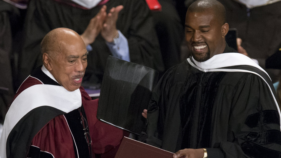 Kanye West pierde su título honorífico tras comentarios antisemitas