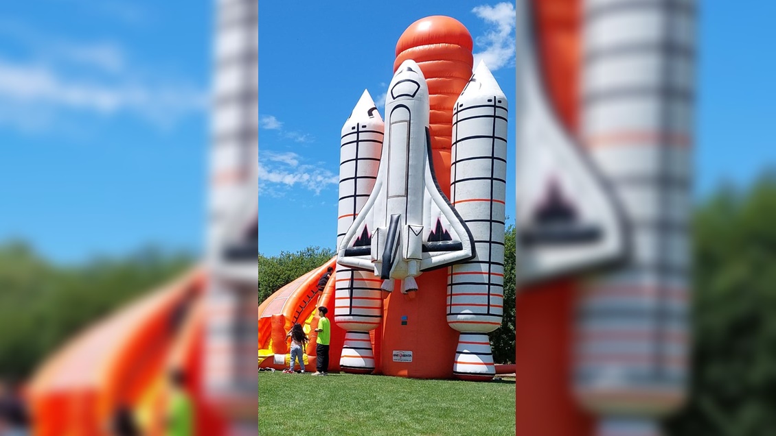 Juego inflable se volcó con niños al interior en Arauco: Menor está en coma inducido