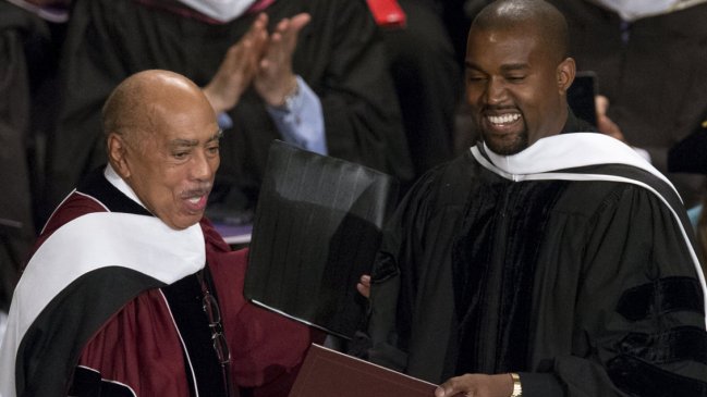 Kanye West pierde su título honorífico tras comentarios antisemitas