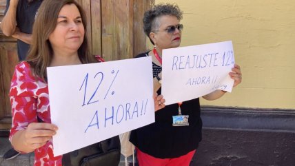   Funcionarios de la U. de Chile se manifestaron contra reajuste que fijo la rectoría 