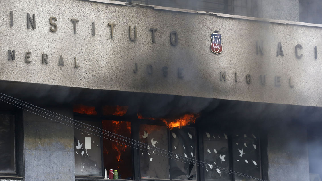 Alessandri propone cerrar el Instituto Nacional dos años para 