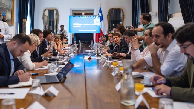 Macaya pidió cuidar el acuerdo constitucional a todas las fuerzas políticas que suscribieron