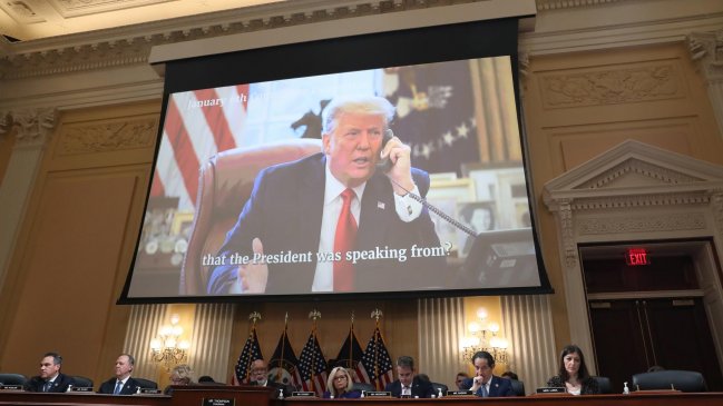   El comité que investiga el asalto al Capitolio pide imputar a Trump 