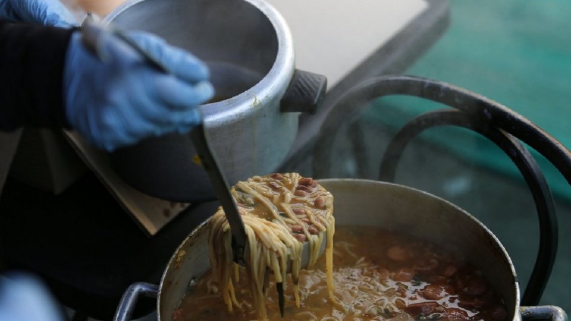 Entregan recursos para diversas ollas comunes de O'Higgins