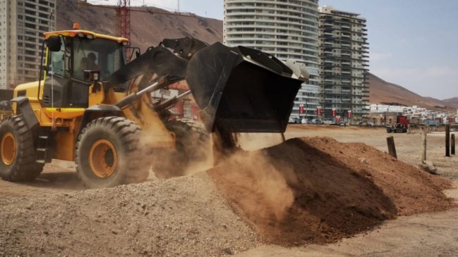 Cierran playas no aptas para el baño en Antofagasta para evitar paso de vehículos y fiestas clandestinas
