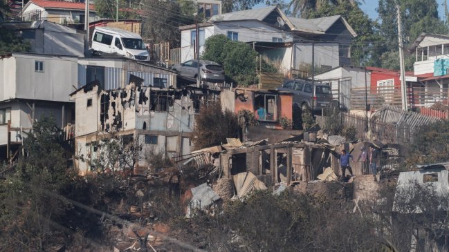 Condiciones climáticas, geográficas, habitacionales y de residuos facilitan voracidad de incendios en Viña-Valparaíso