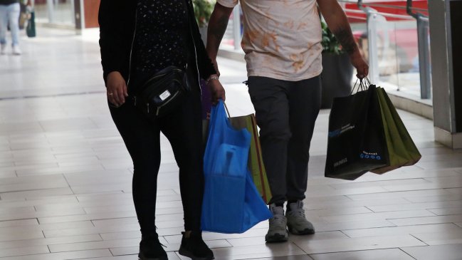 Retail llama a cotizar y a comprar en el comercio establecido en las horas previas a la Navidad