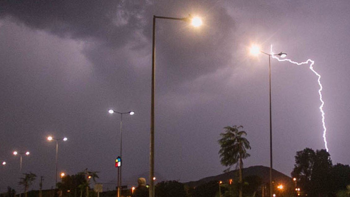 Onemi declaró alerta para 10 comunas de la Región Metropolitana por posibles tormentas eléctricas