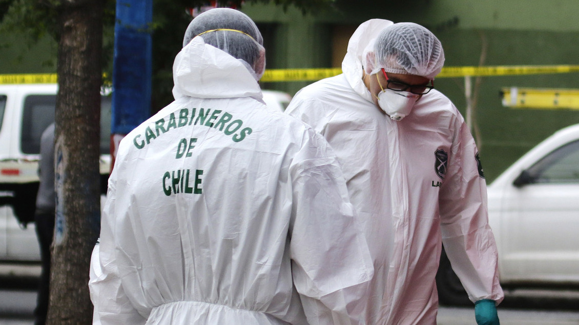 Balacera dejó un joven fallecido al interior de cité en Santiago Centro