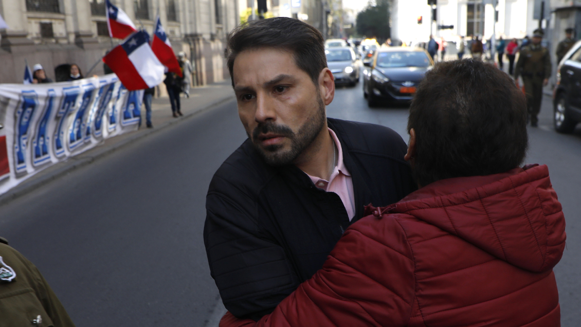 Presidente de la UDI se querelló contra 