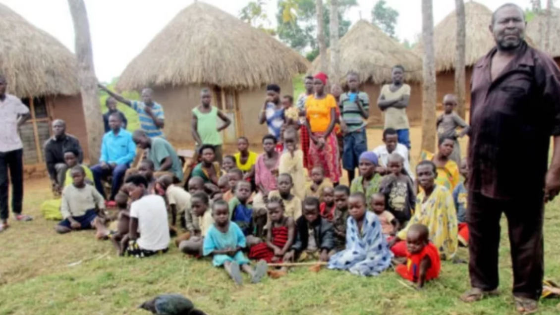 Hombre con 102 hijos y 568 nietos pidió a sus esposas tomar píldoras anticonceptivas