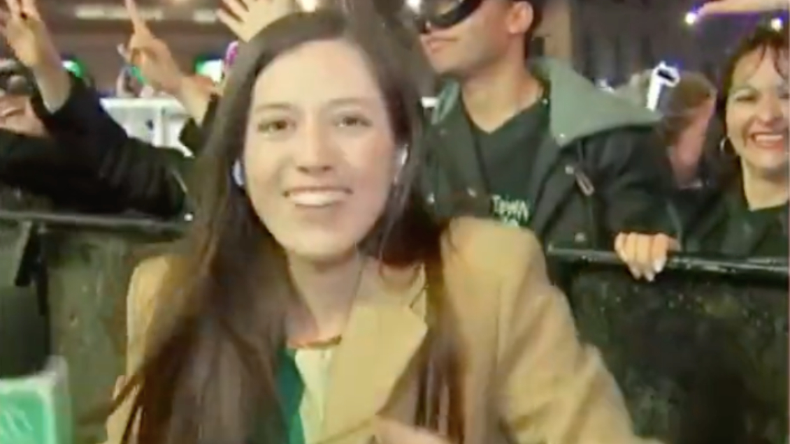 Periodista de Mega llamó la atención por 