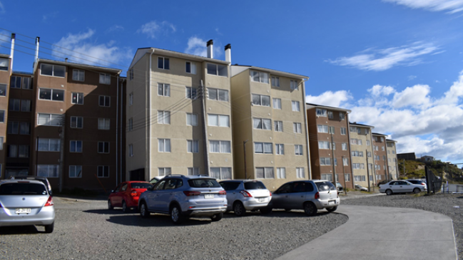 Minvu destinará más de mil millones a mejorar un condominio y un edificio de Punta Arenas