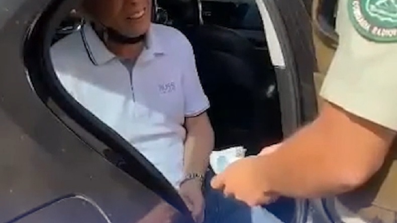 Detienen por cohecho a dos sujetos que intentaron sobornar a Carabineros para evitar infracciones en Santiago