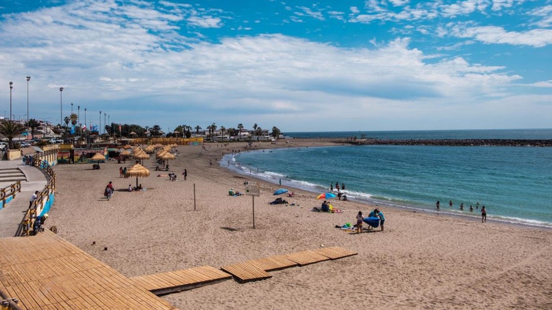 Policía Marítima busca a joven que desapareció mientras nadaba en el mar en Arica